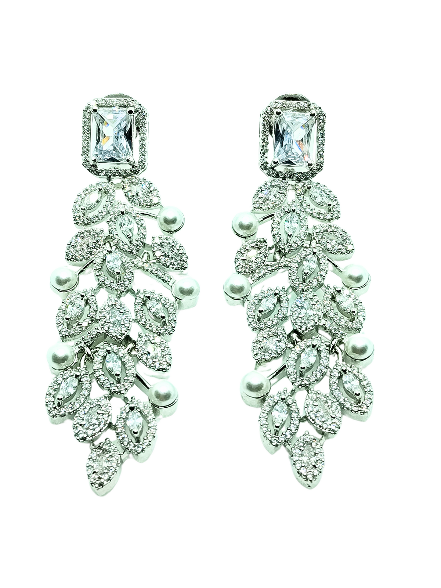 WHITE CHANDINI AD PEARL EARRING