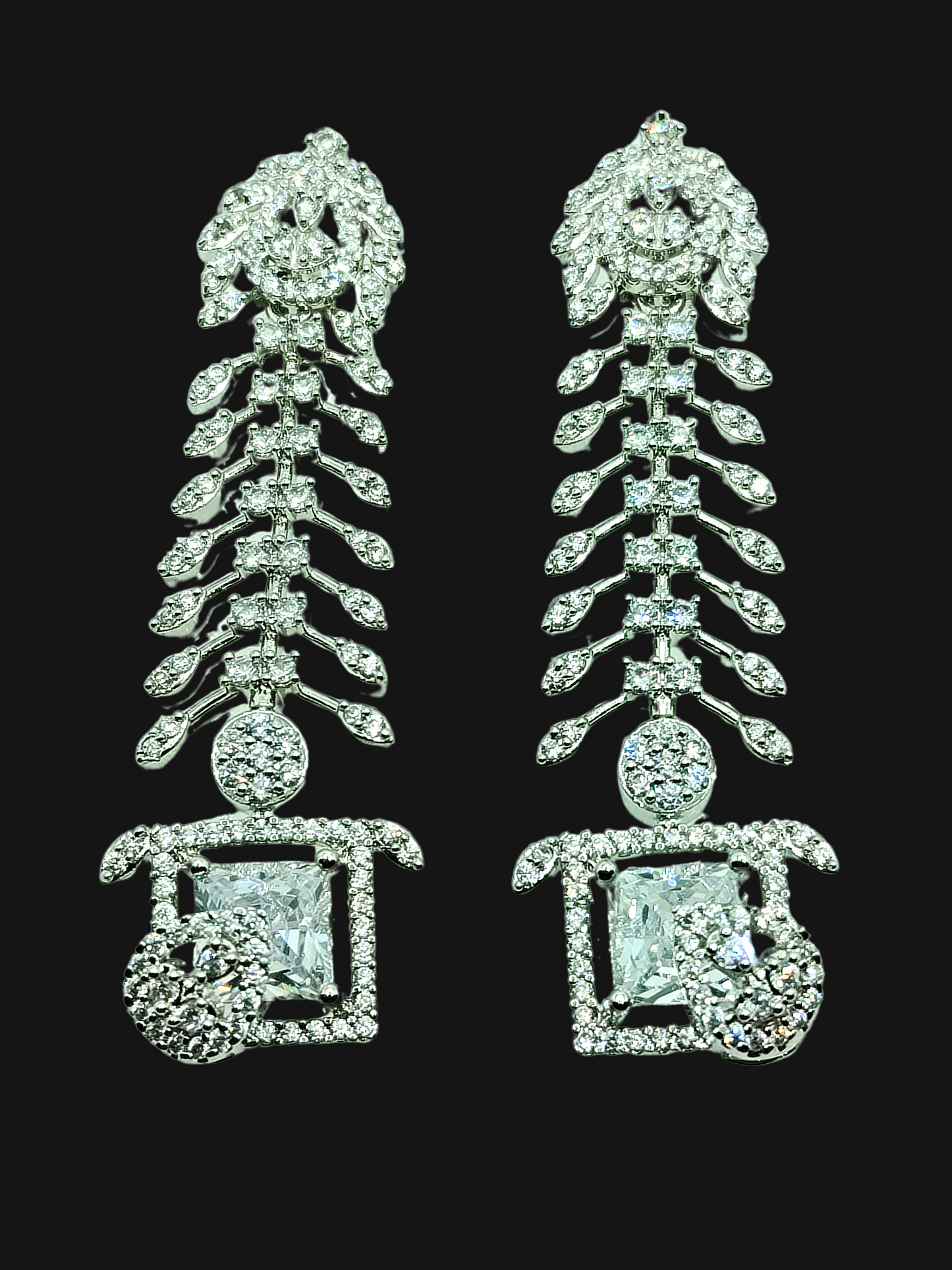 WHITE JASMINE AD LONG EARRING