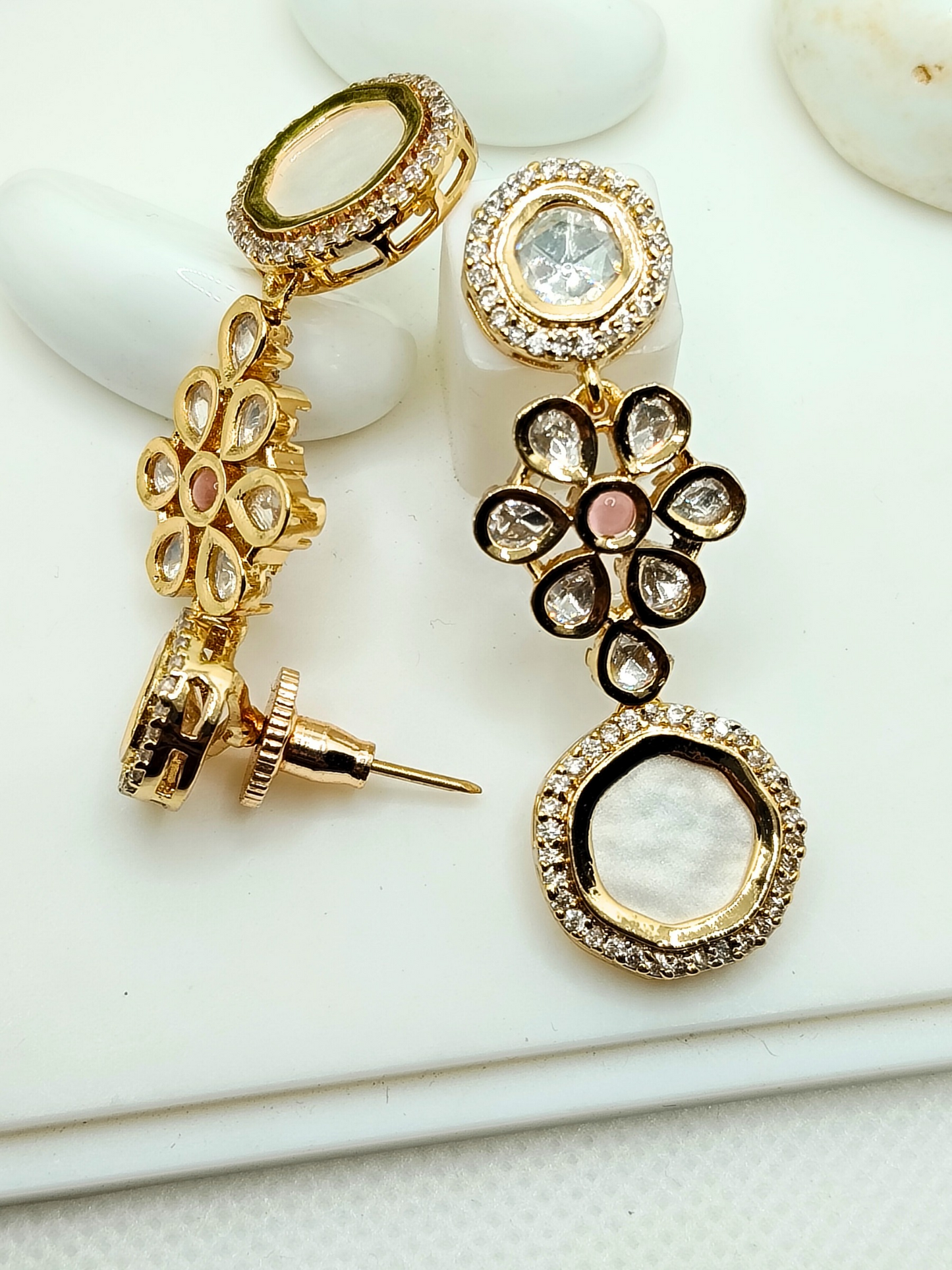 WHITE AVNI AD EARRING
