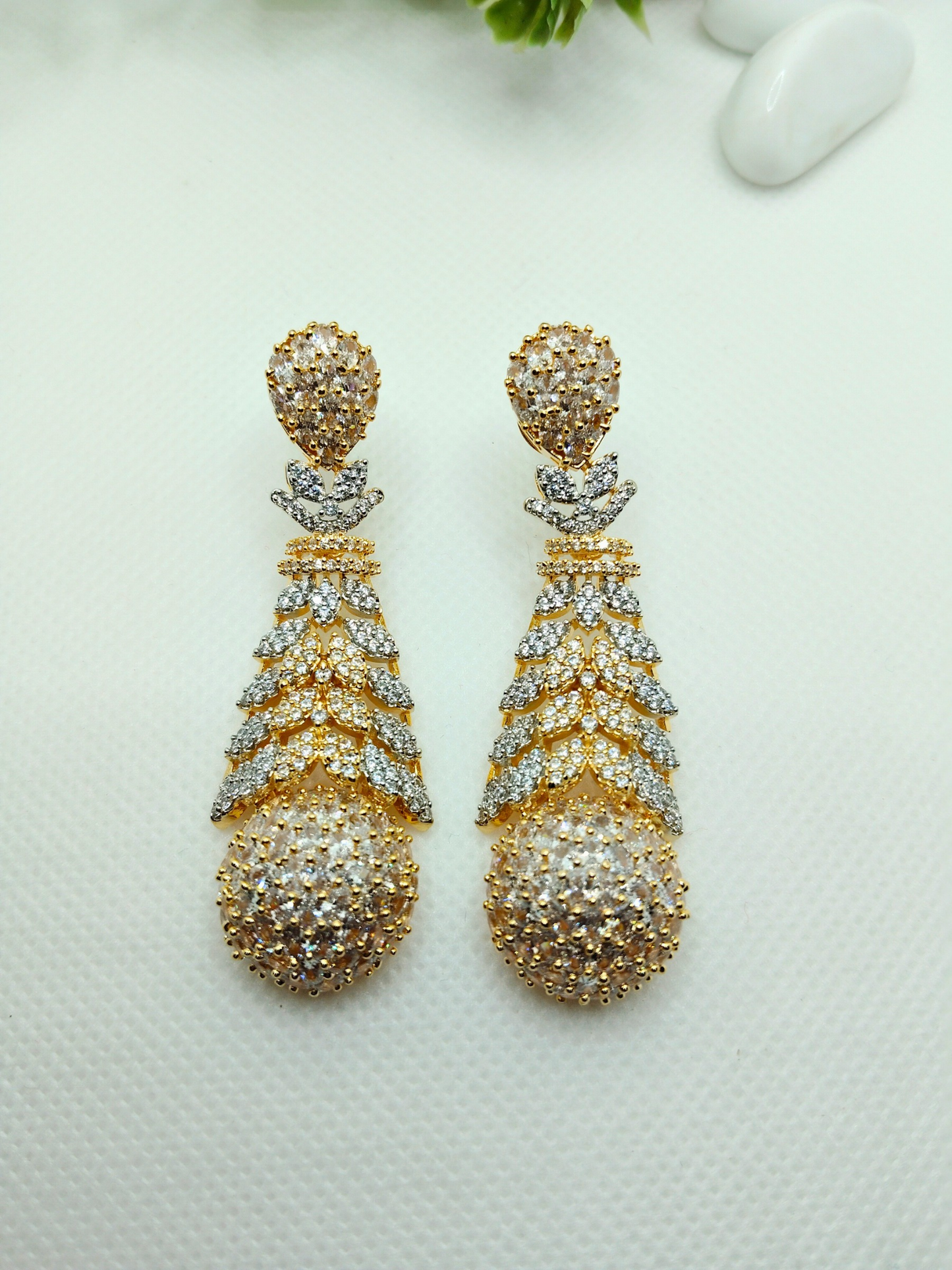 WHITE RATI AD EARRING - 65% OFF
