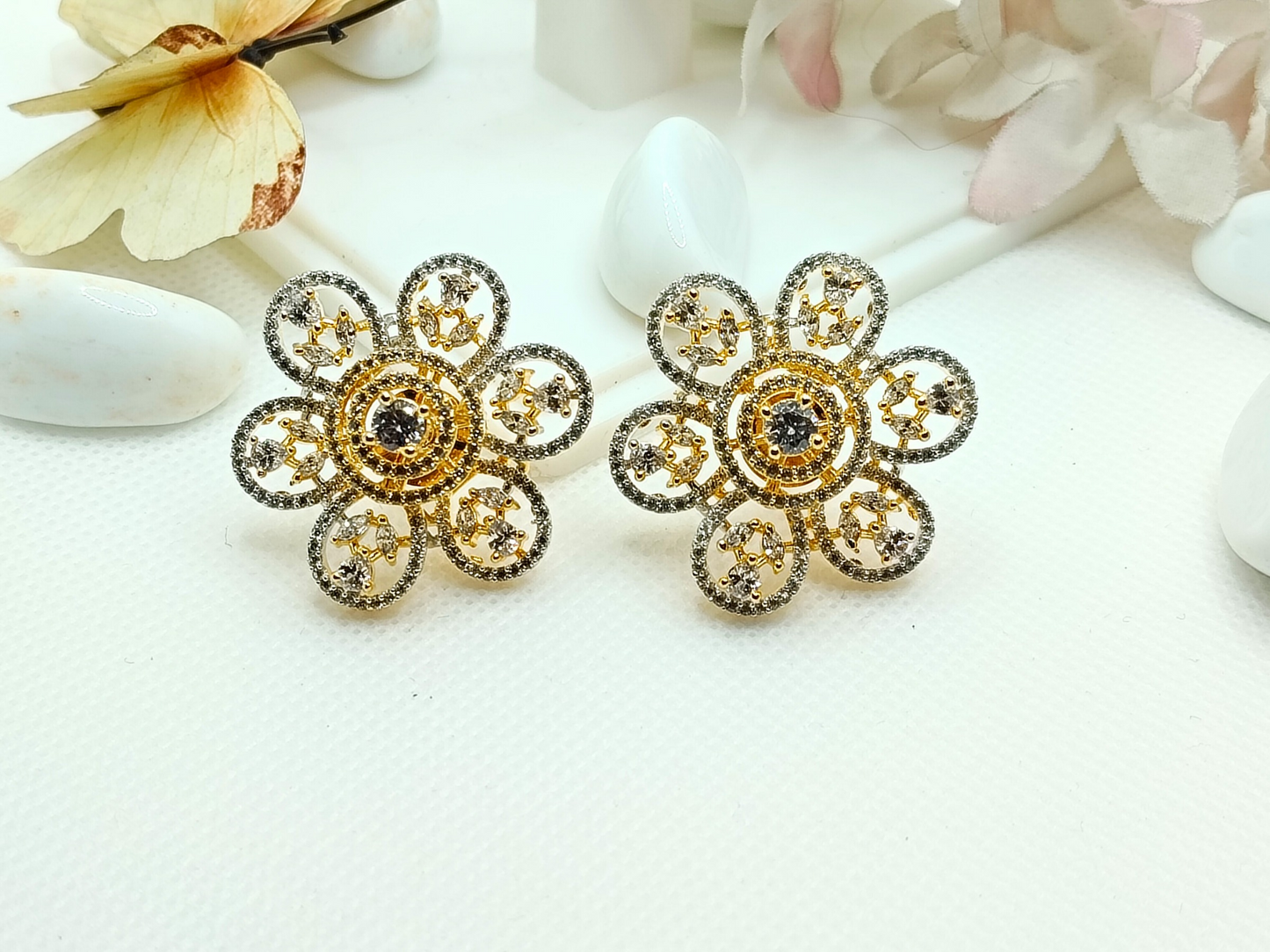 WHITE SONA AD STUD