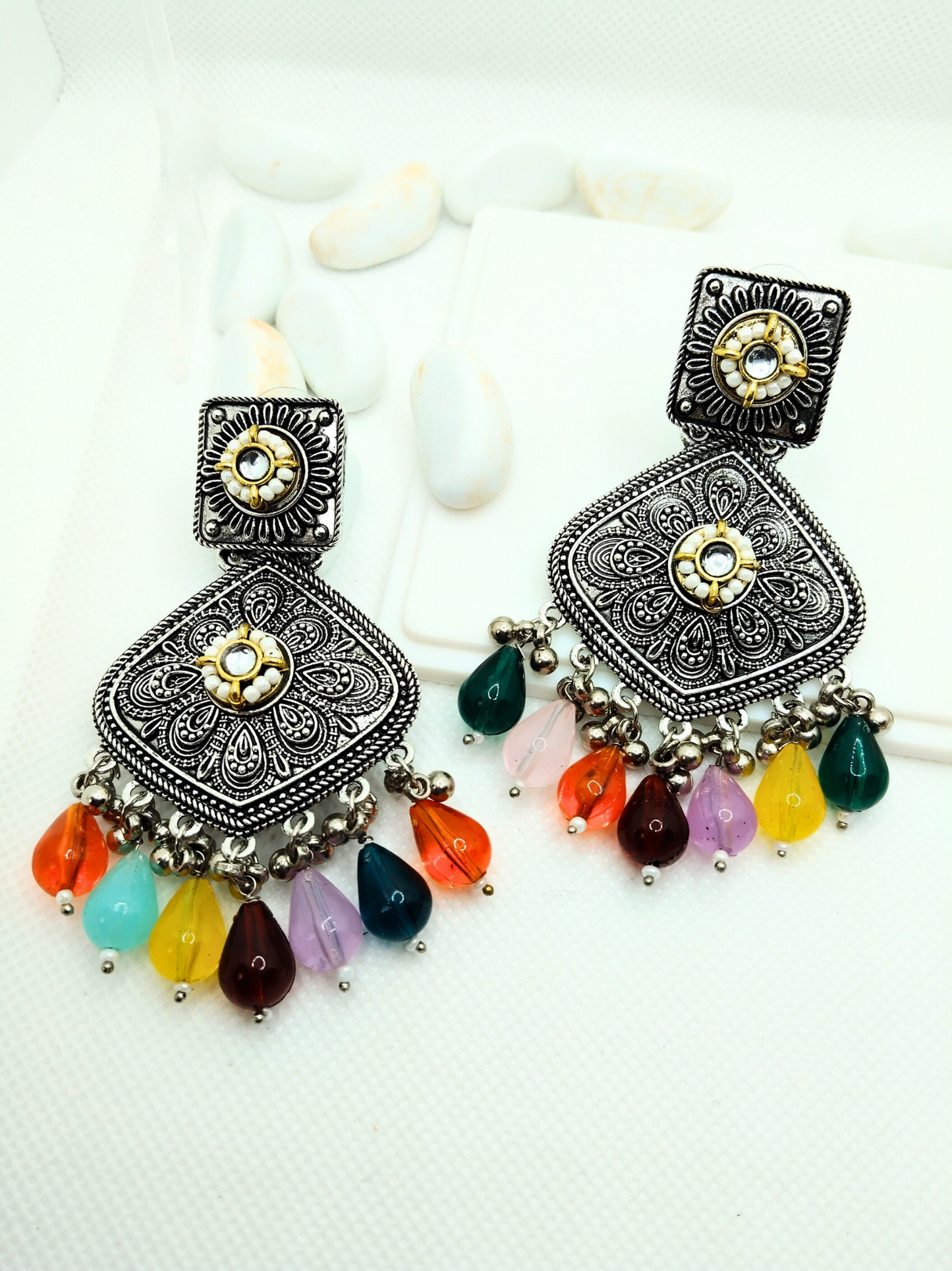 MULTICOLOR HEMA OXIDISED EARRING