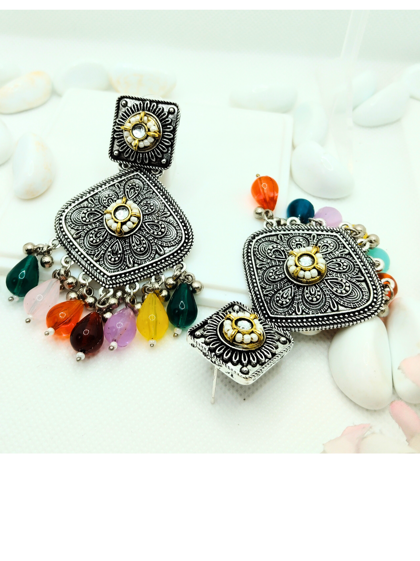 MULTICOLOR HEMA OXIDISED EARRING