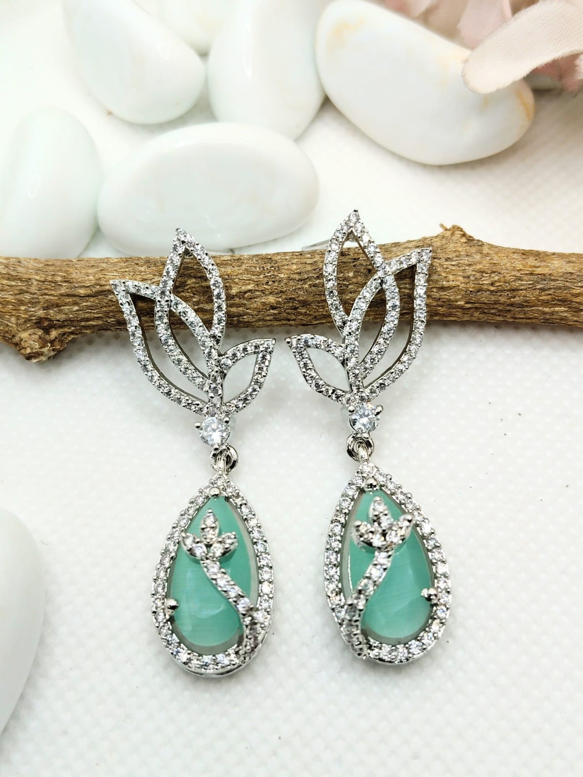 LIGHT GREEN AARON AD DANGLER - 55% OFF