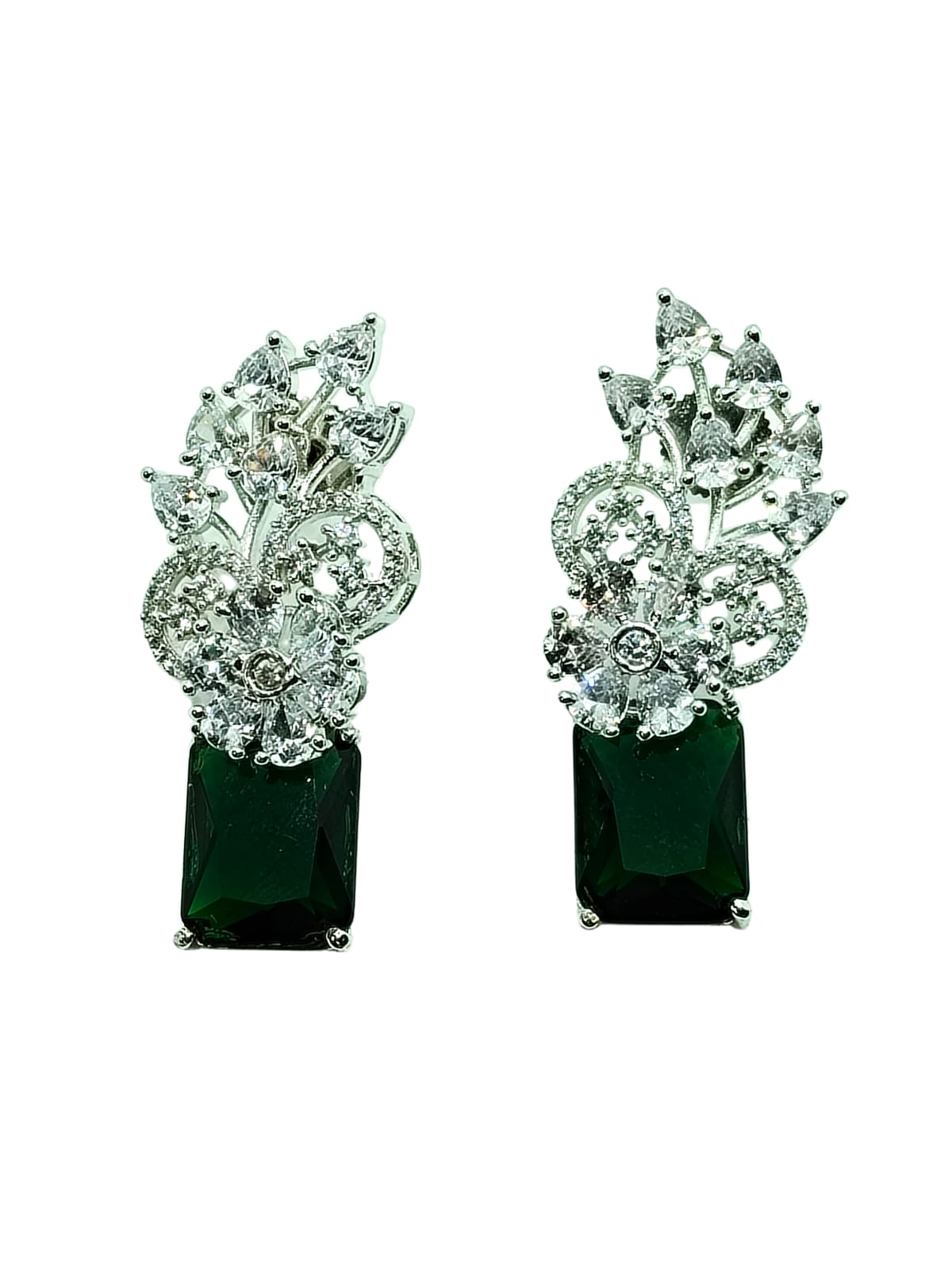 GREEN DIVYA AD EARRING