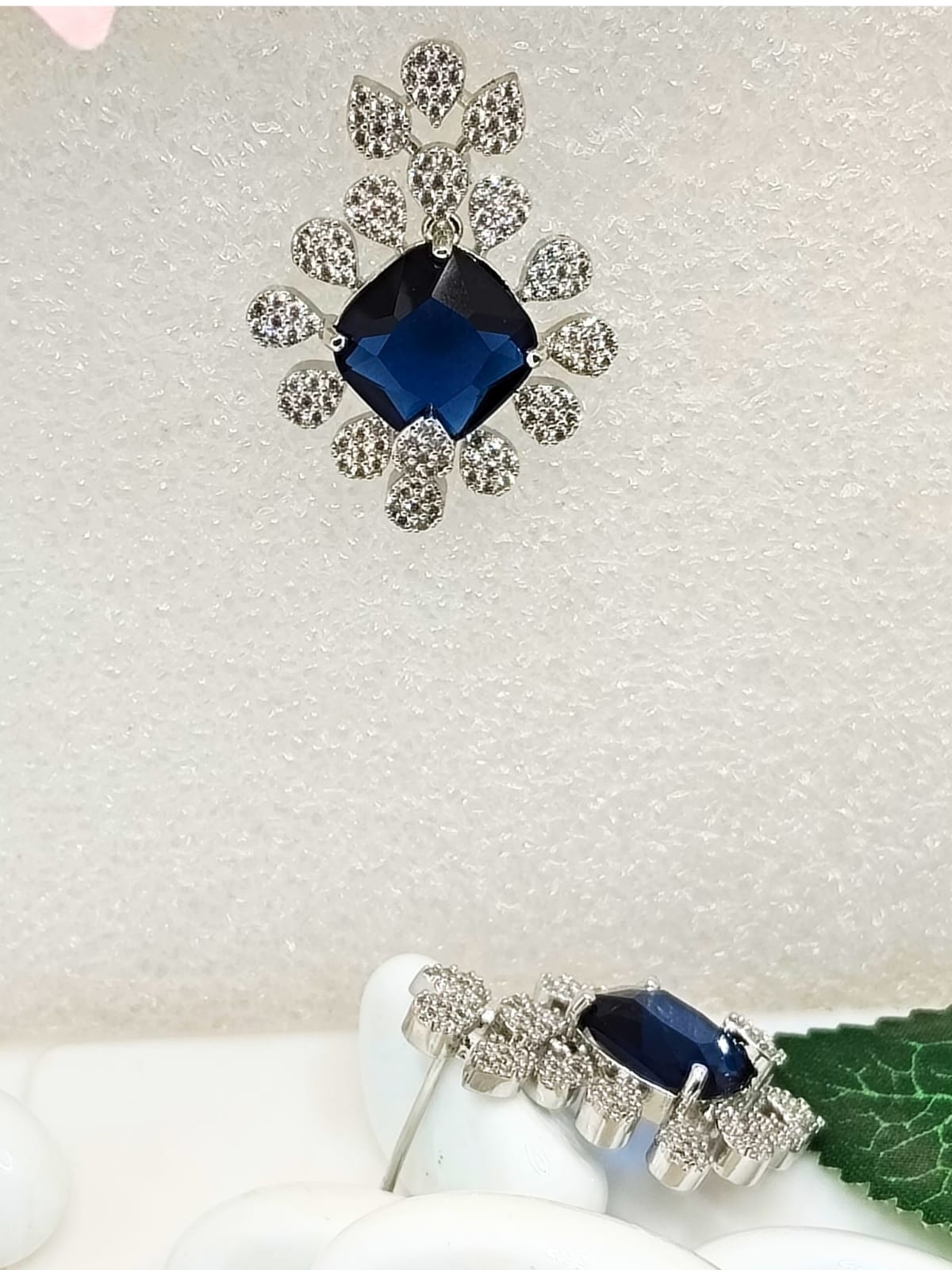 BLUE ANGELE AD EARRING