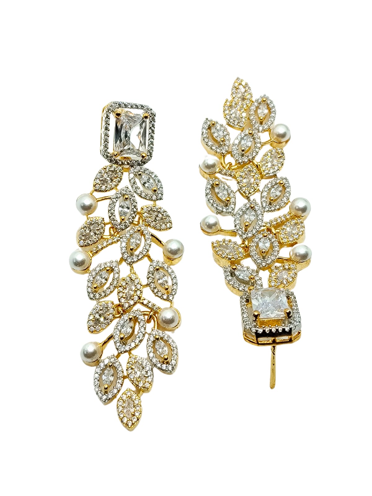 WHITE ARIA PEARL AD DANGLER