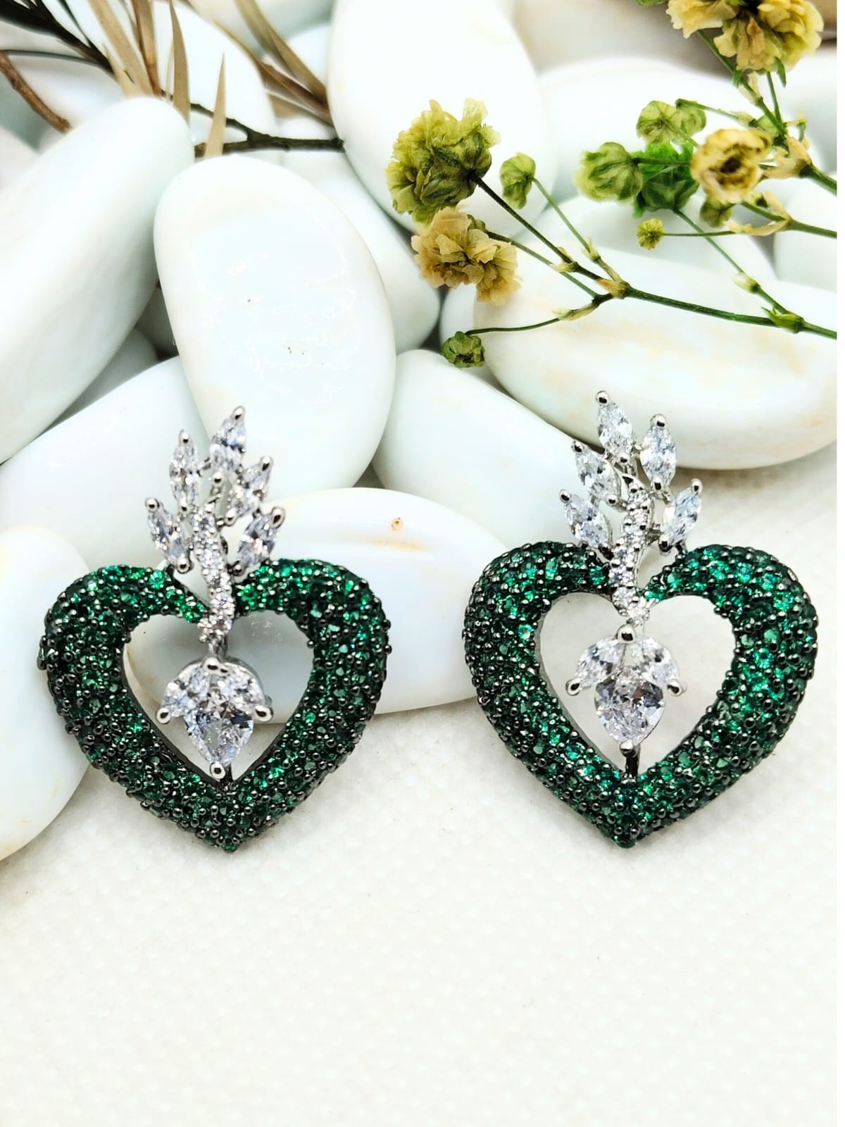 GREEN HEART AD STUD