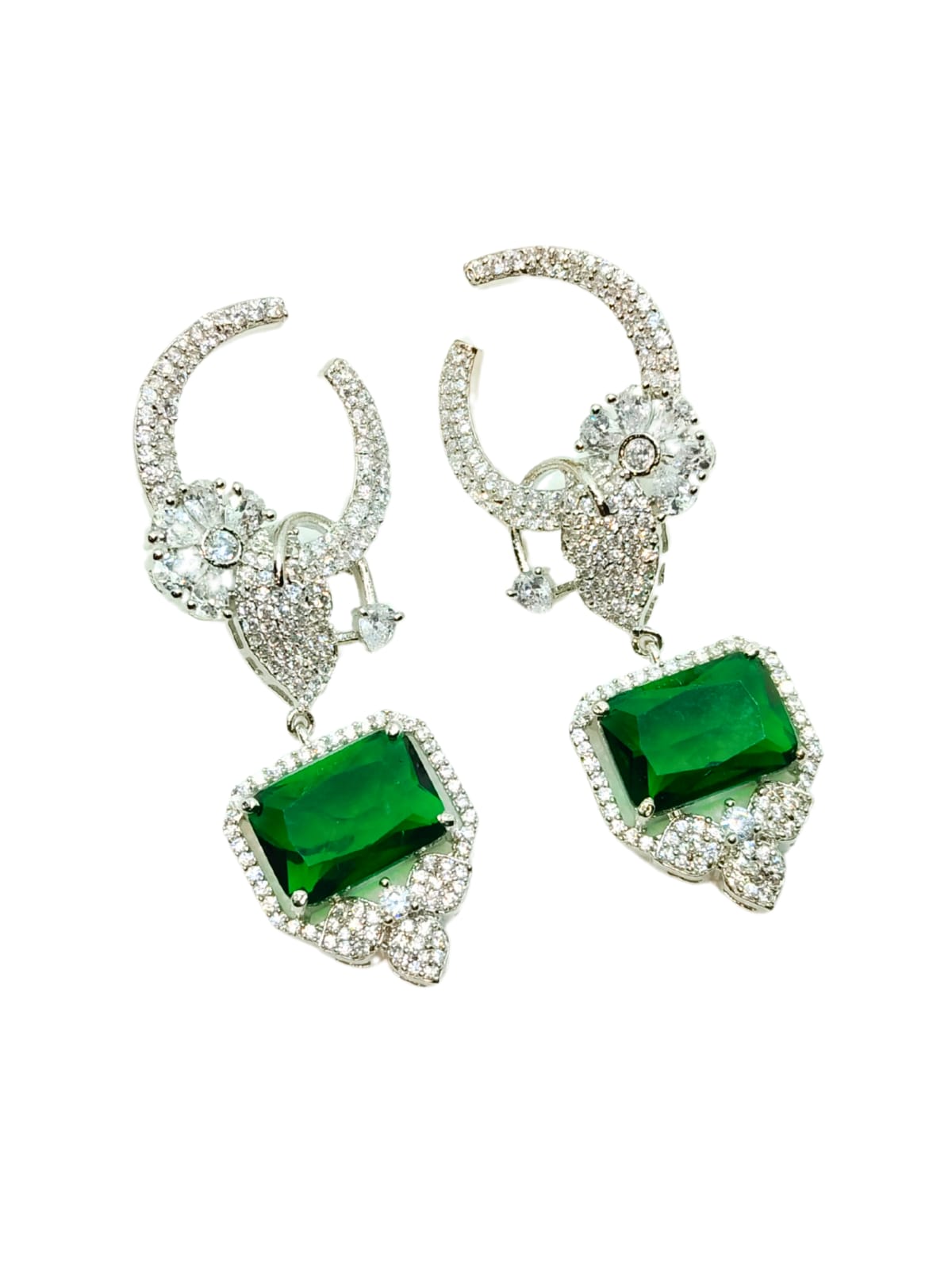 GREEN PRIYA AD DANGLER