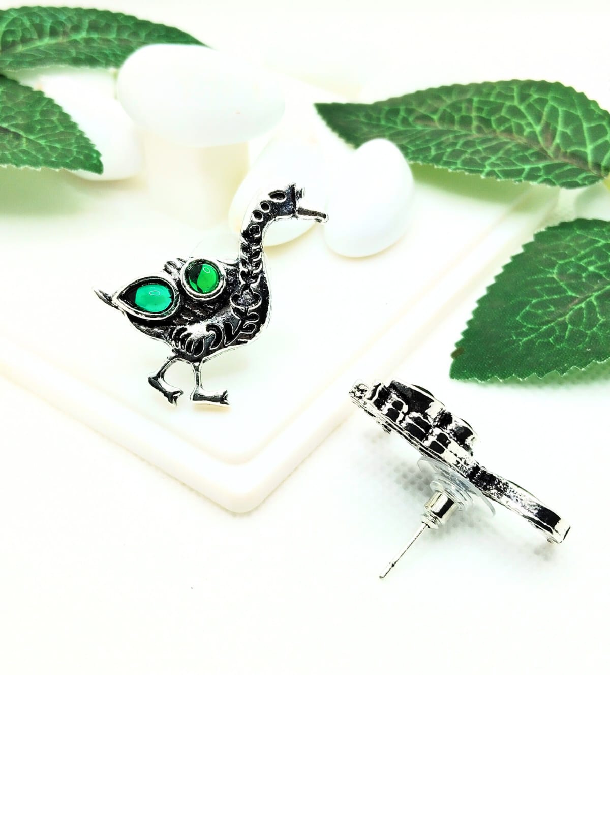 EMERALD DUCK AD STUD