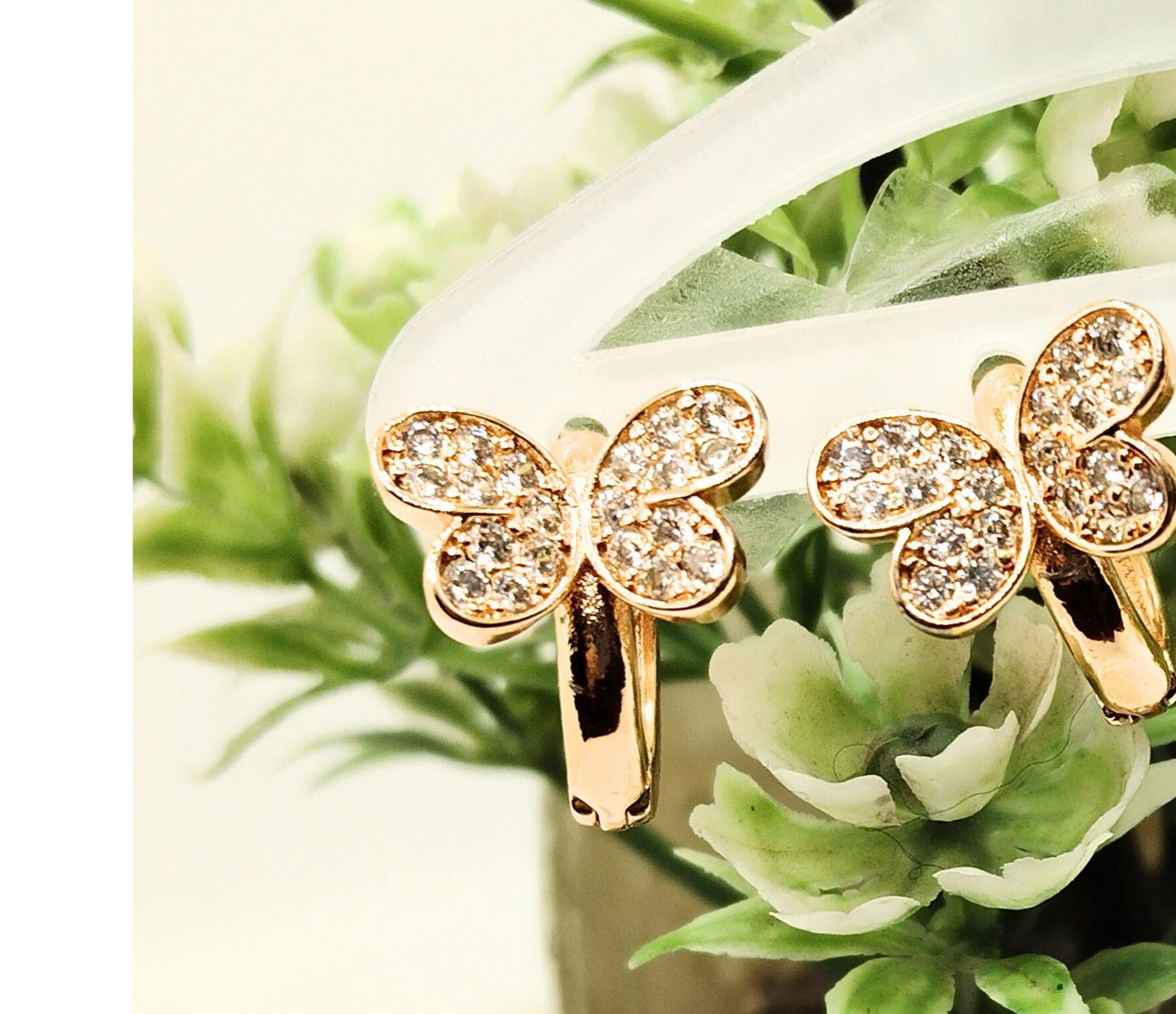 OFFER GOLD KANISHKA AD EARRINGS