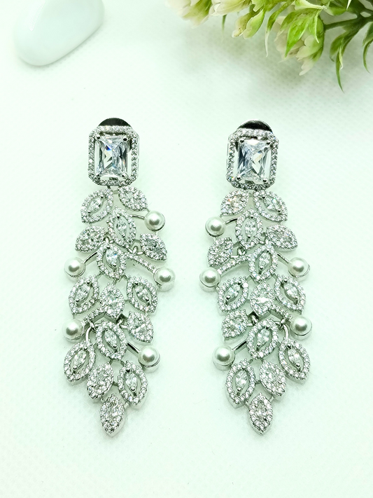 WHITE CHANDINI AD PEARL EARRING