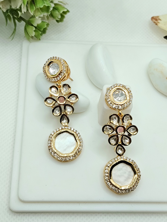WHITE AVNI AD EARRING