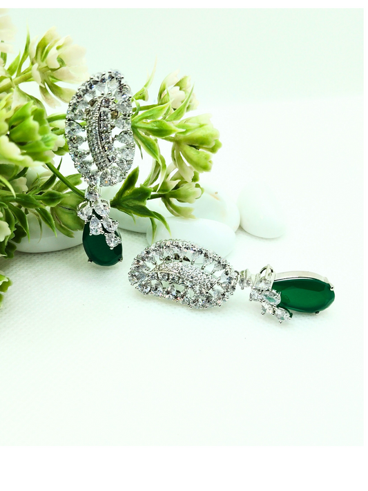 EMERALD SARIKA AD EARRING