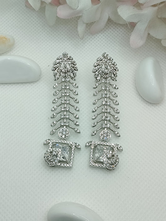 WHITE JASMINE AD LONG EARRING