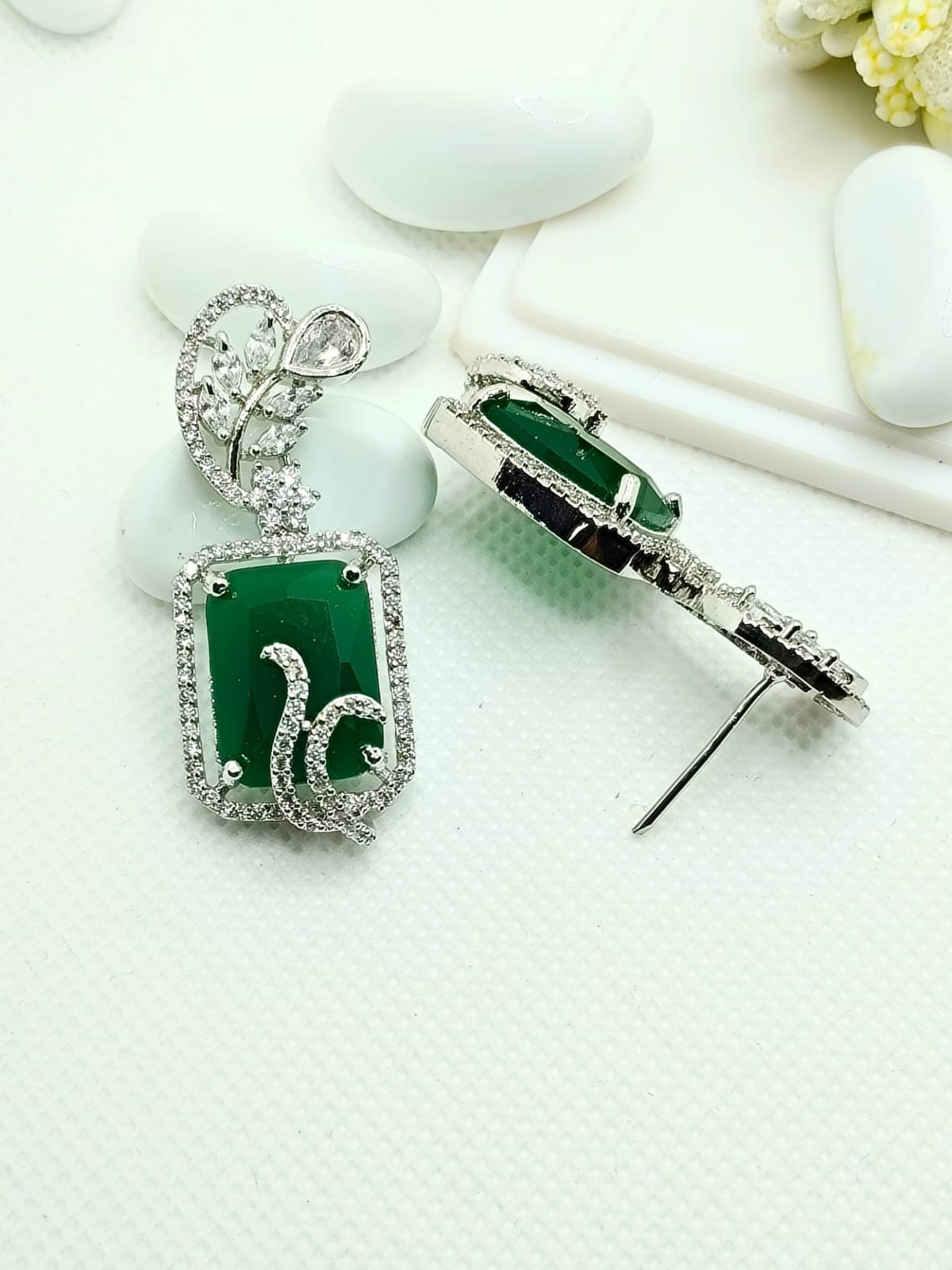 EMERALD FIONA AD EARRING