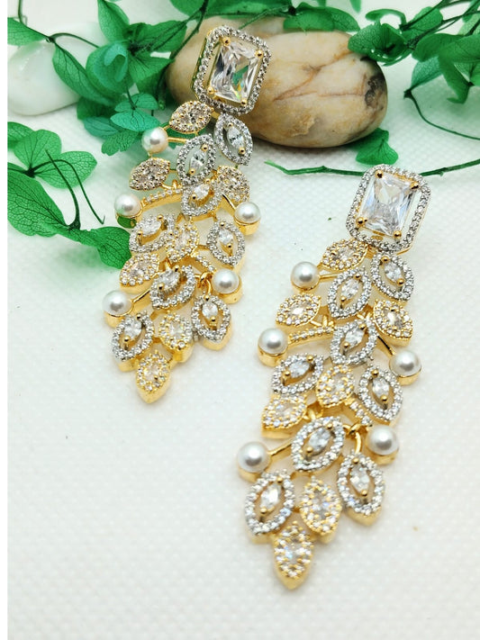 WHITE ARIA PEARL AD DANGLER