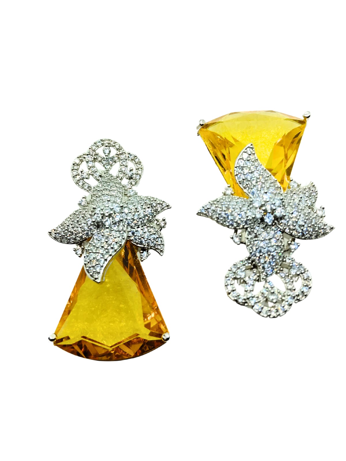 YELLOW QUEEN AD  EARRING