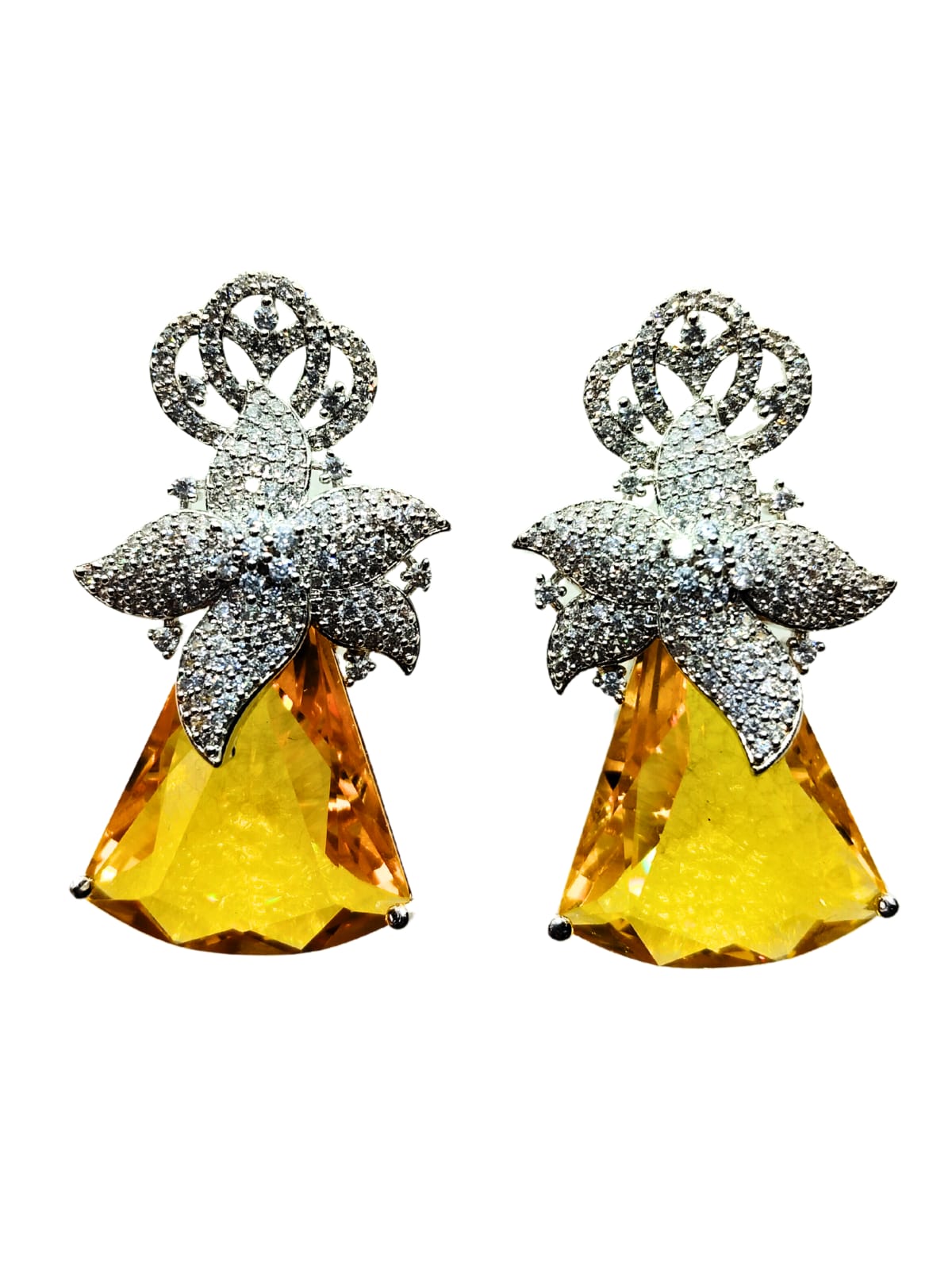 YELLOW QUEEN AD  EARRING