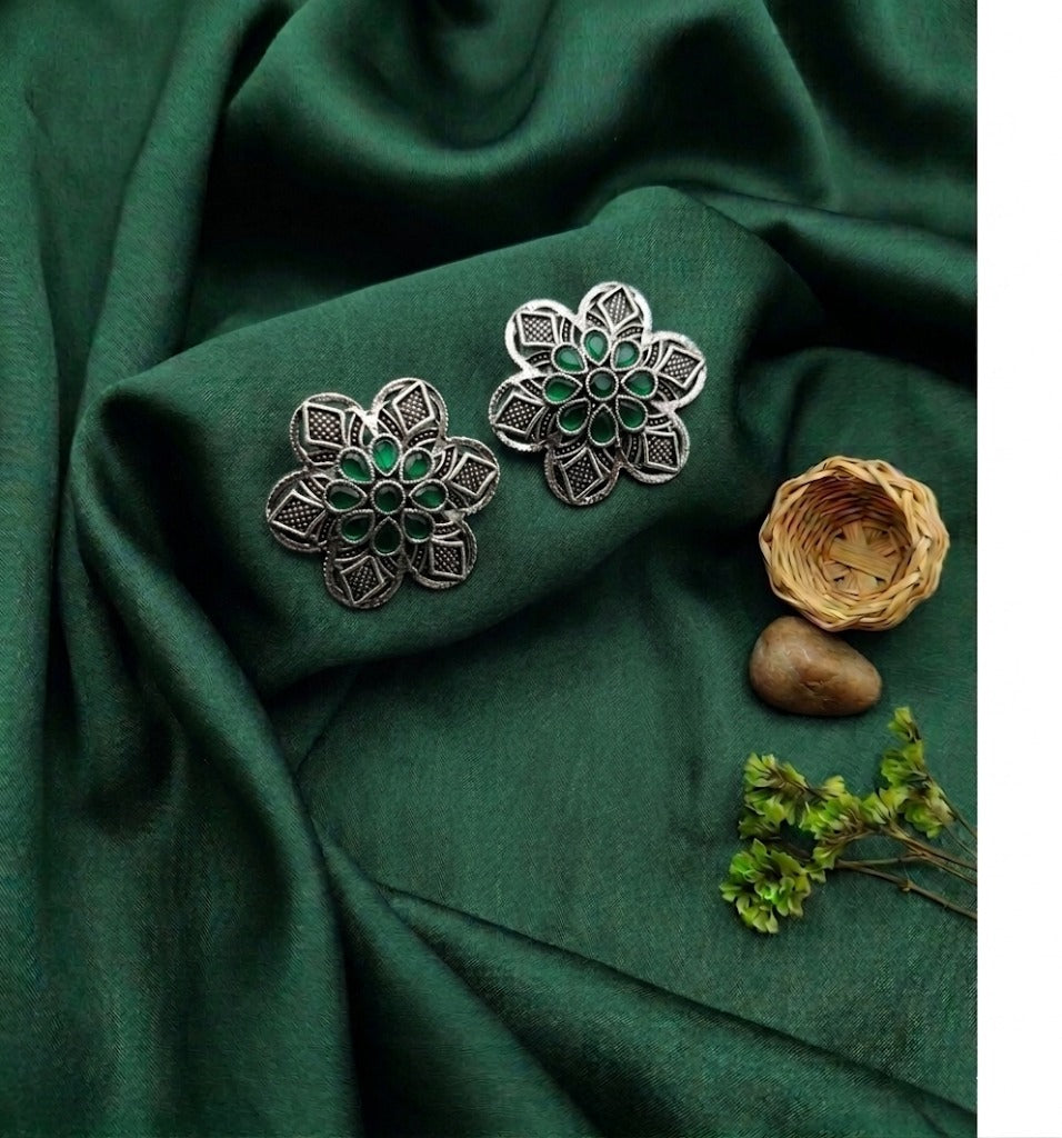 EMERALD BABITA OXIDISED STUDS